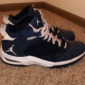 Jordan New School
Obsidian/White
469955-401